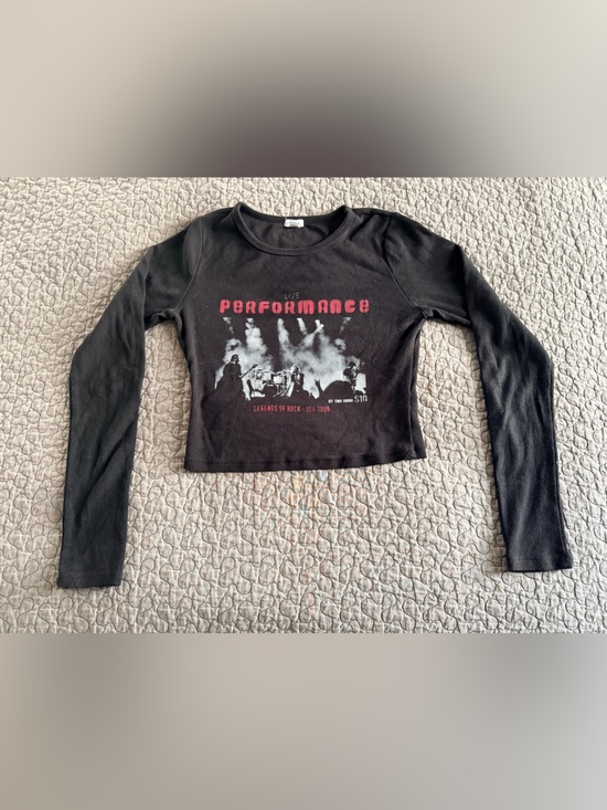 Garage Tops - Garage Black Crop Long-Sleeve Top with Red & White Concert Graphic